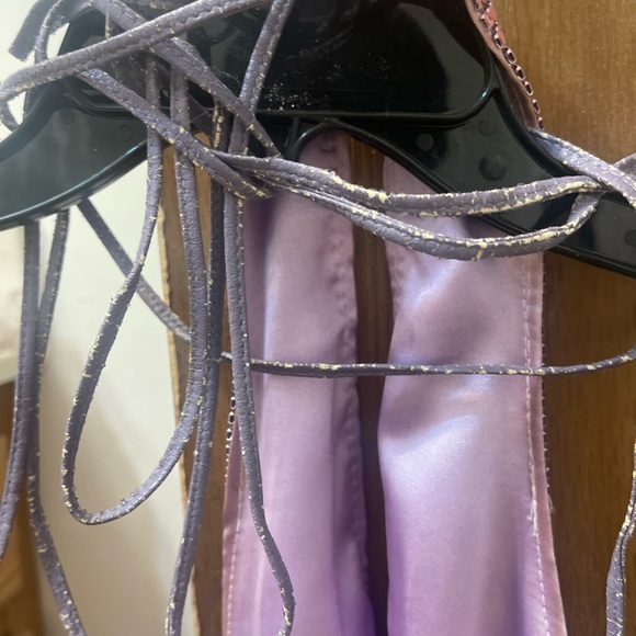 Sequin open back with leather straps for closer - Picture 3 of 4